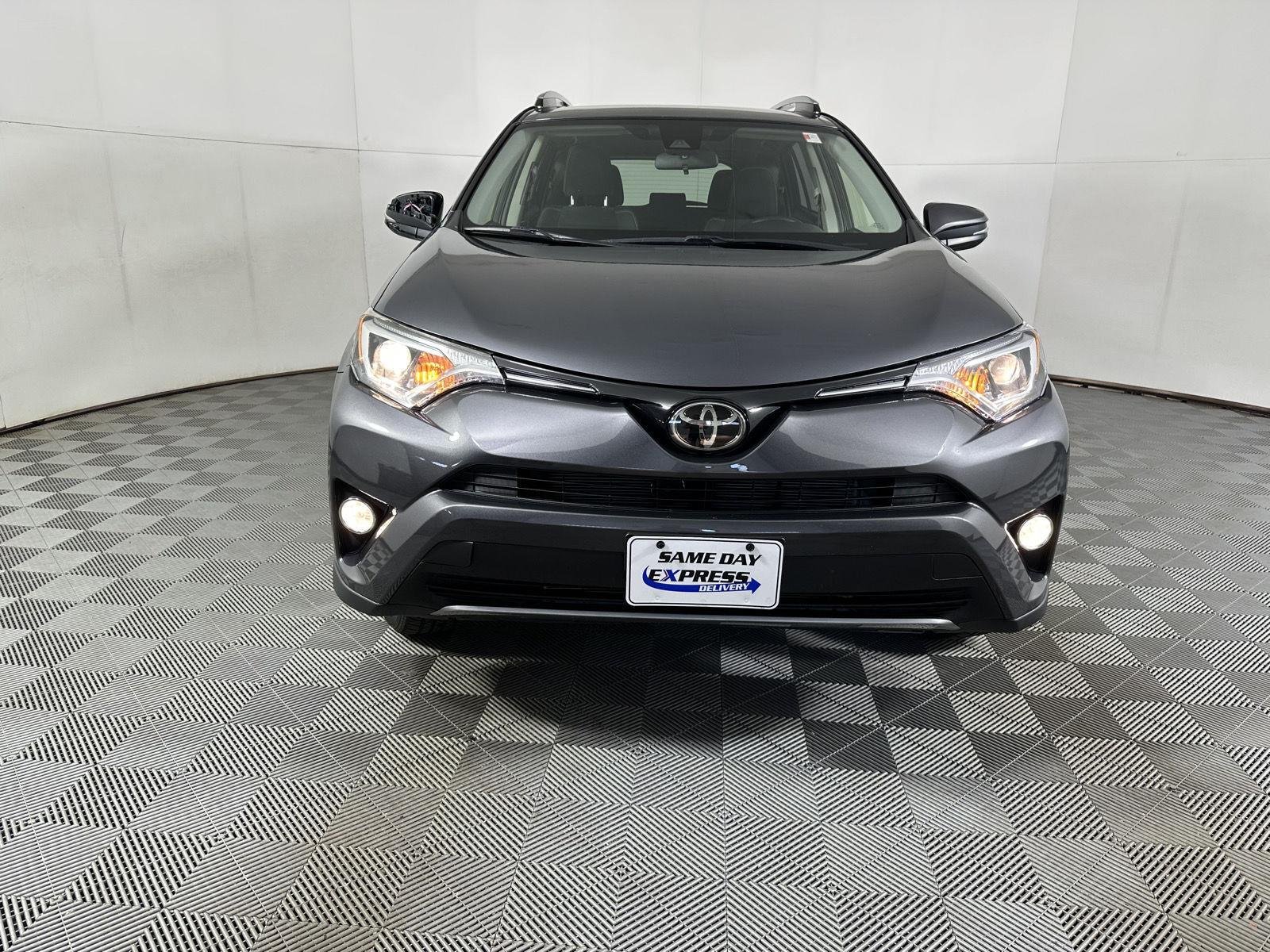 Used 2018 Magnetic Gray Metallic Toyota XLE image 2