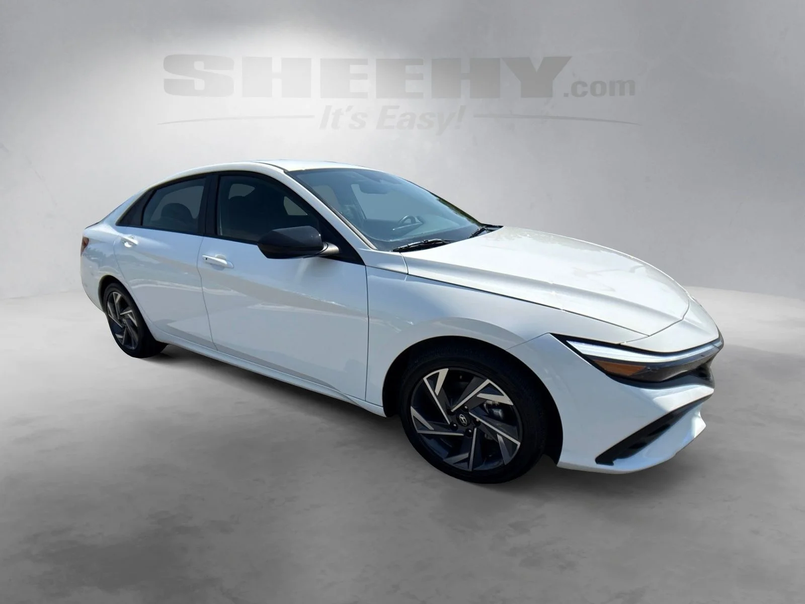 Used 2025 White Hyundai SEL Sport image 2