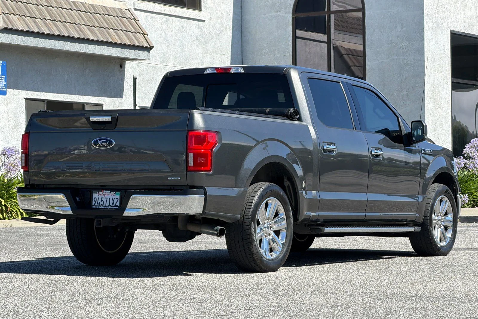 Used 2019 Gray Ford XLT image 4