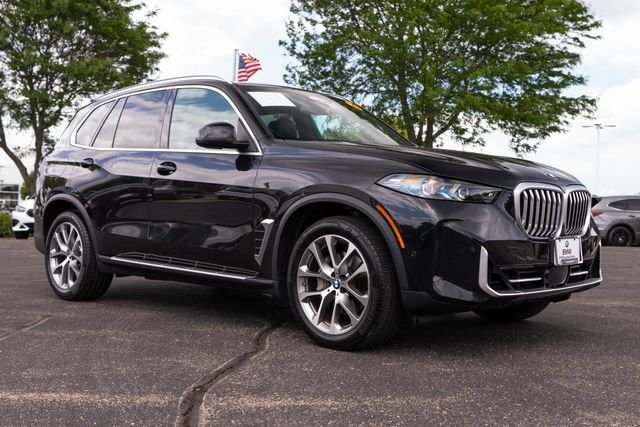 Certified Used 2025 Black Sapphire Metallic BMW xDrive40i image 8