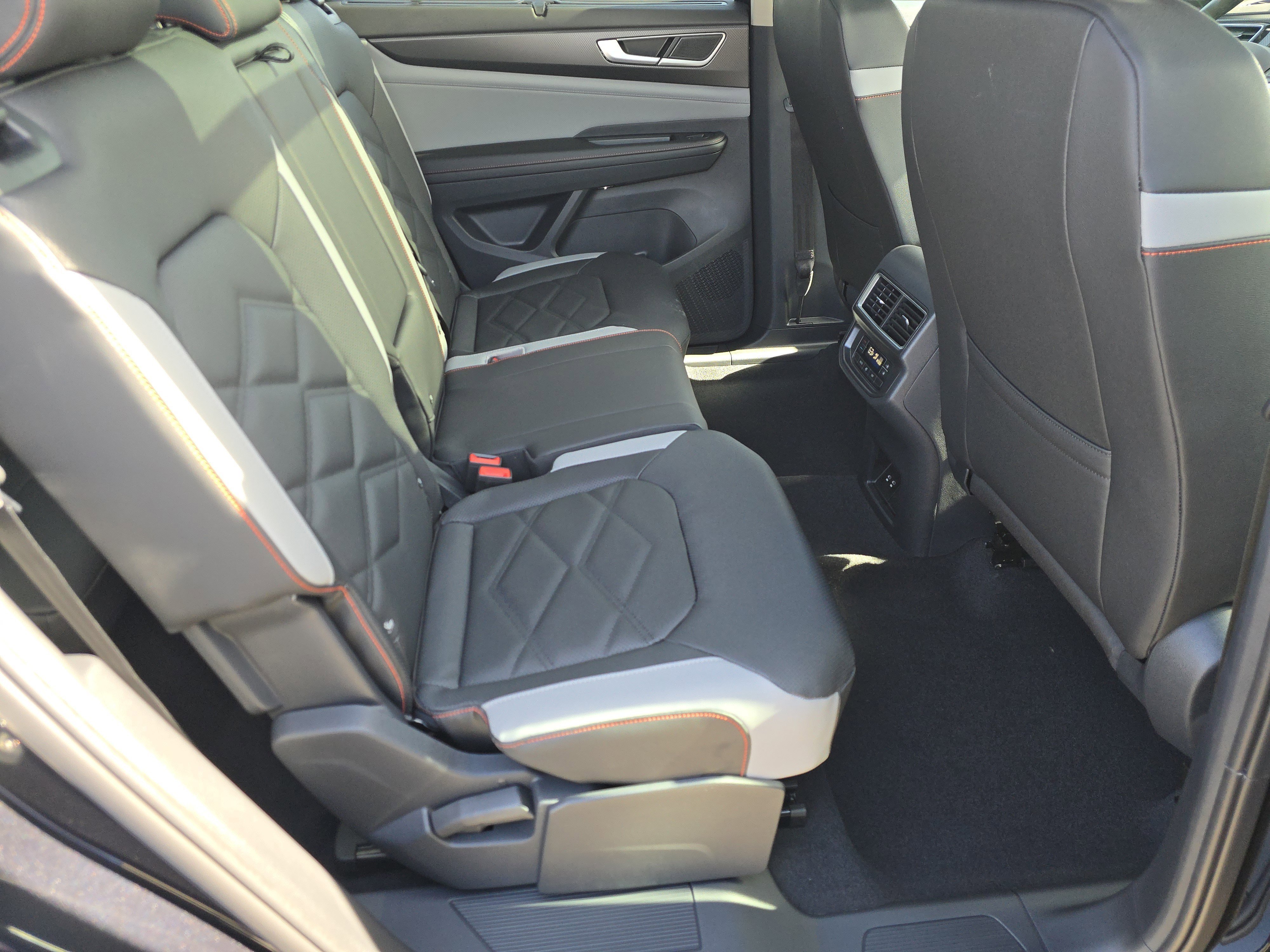 New 2026 Deep Black Pearl Volkswagen 2.0T Peak Edition image 18
