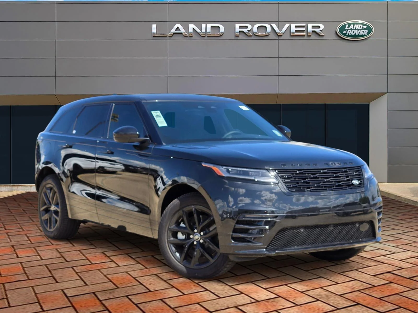 2025 Land Rover Range Rover Velar P400 Dynamic SE's photo