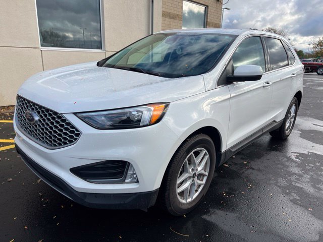 Used 2024 White Ford SEL image 5