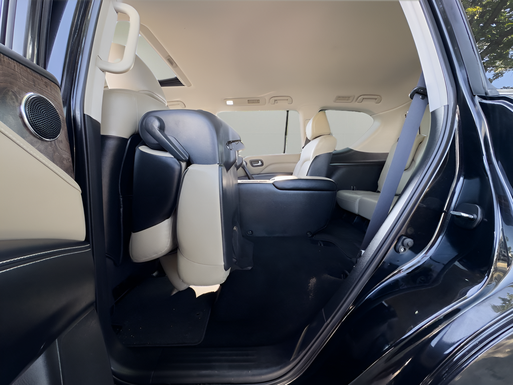 Used 2023 Black INFINITI Premium Select image 24