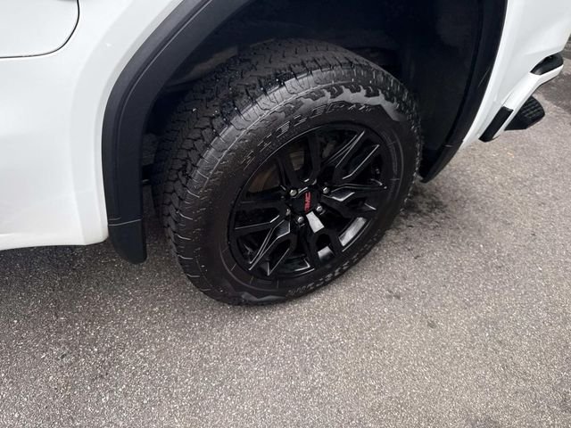 Used 2023 Summit White GMC Elevation image 14