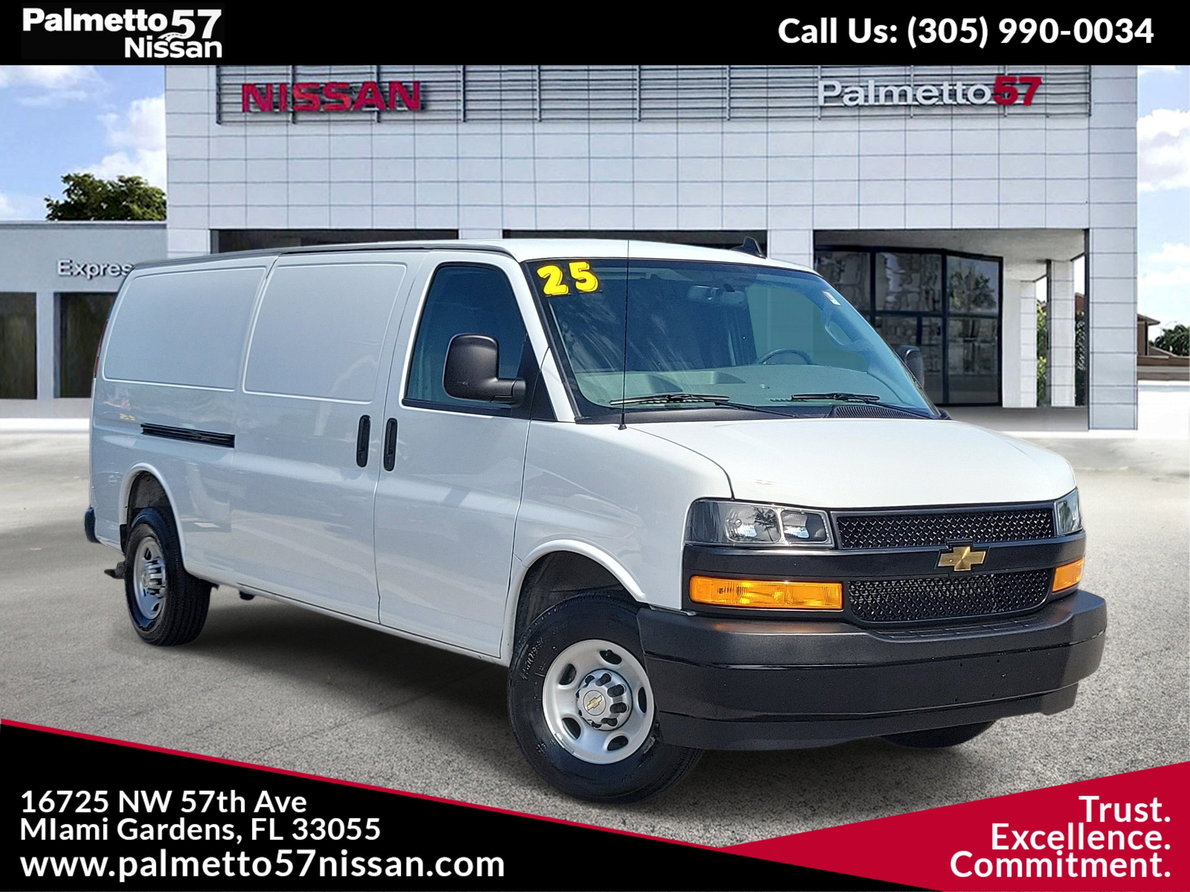 2025 Chevrolet Express 2500 Extended Work Van HD's photo