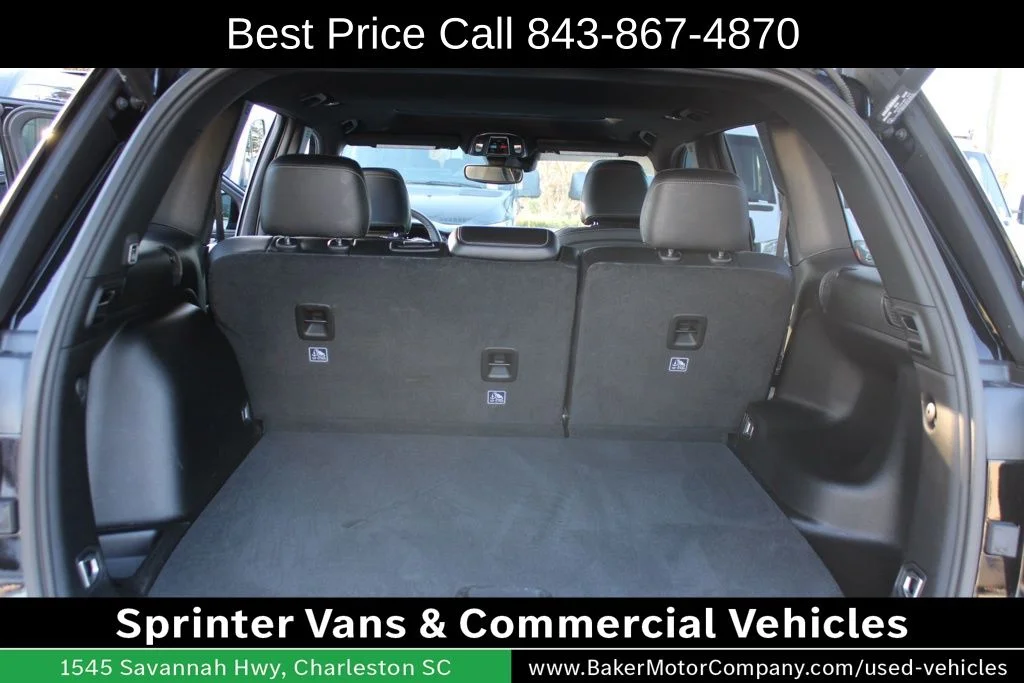 Used 2023 Diamond Black Jeep Altitude X image 33