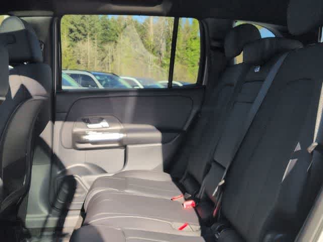 Used 2025 Mountain Grey Metallic Mercedes-Benz GLB 250 image 21