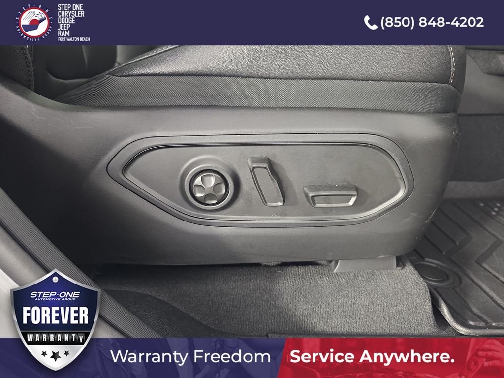 Used 2025 Silver Jeep Limited image 40