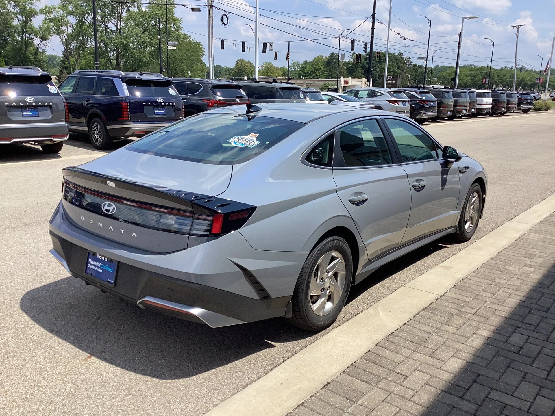 Certified Used 2026 Transmission Blue Pearl Hyundai SE image 4