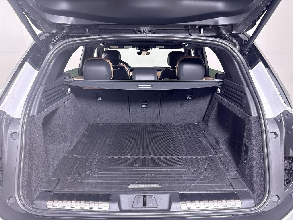 New 2026 OSTUNI PRL WHT Land Rover Dynamic SE image 21