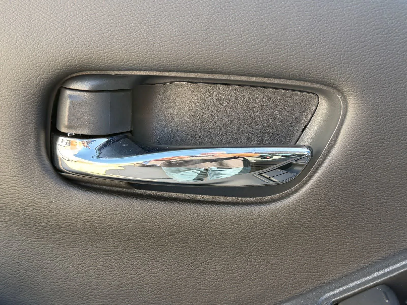 New 2026 Bluestone Pearl Nissan Crew Cab SV image 17