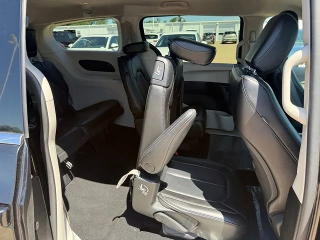 Used 2023 Black Chrysler Touring L image 42
