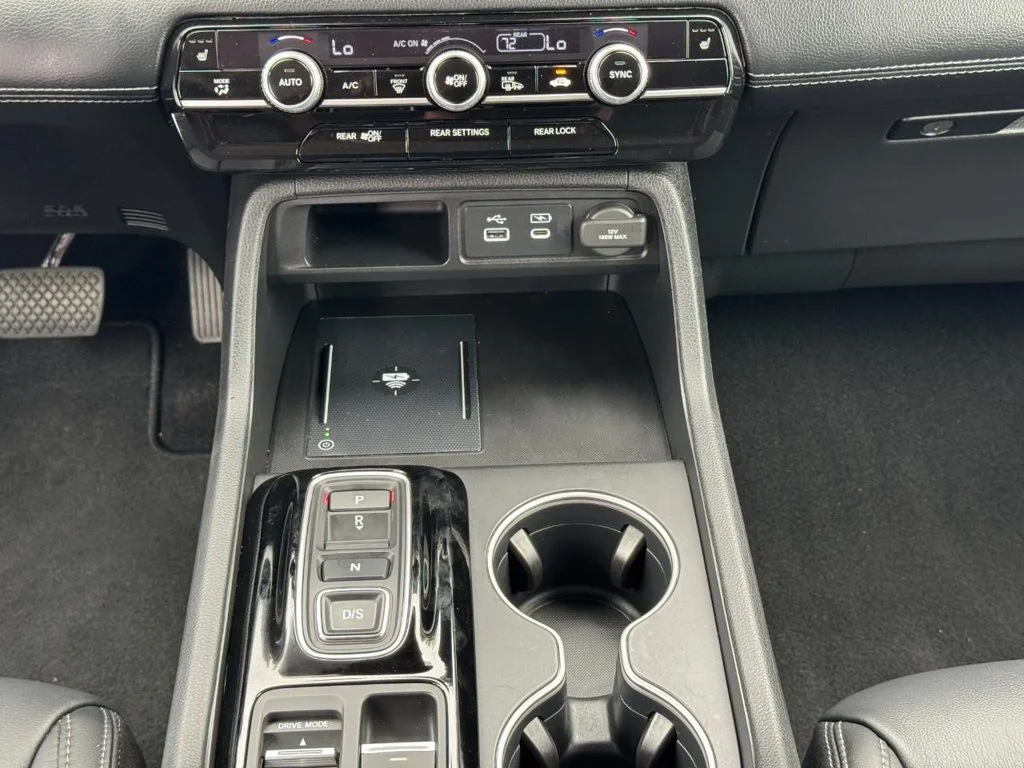 Certified Used 2025 White Honda Touring image 18