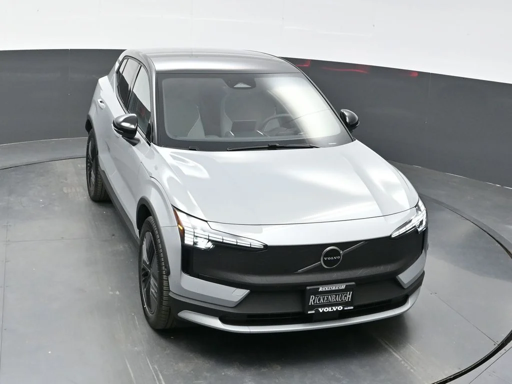 New 2026 Vapour Grey Volvo Twin Motor Cross Country Ultra image 33