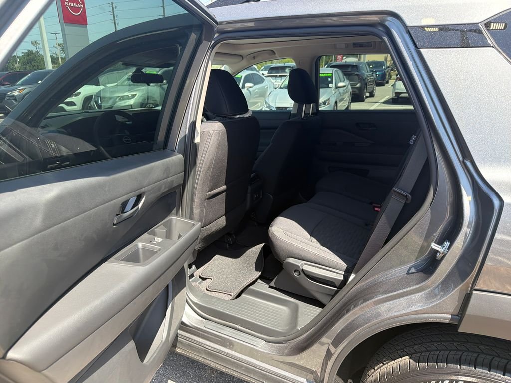 New 2026 Nissan Pathfinder SV 4D Sport Utility