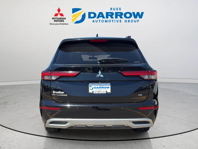 Used 2022 Black Mitsubishi SE image 4