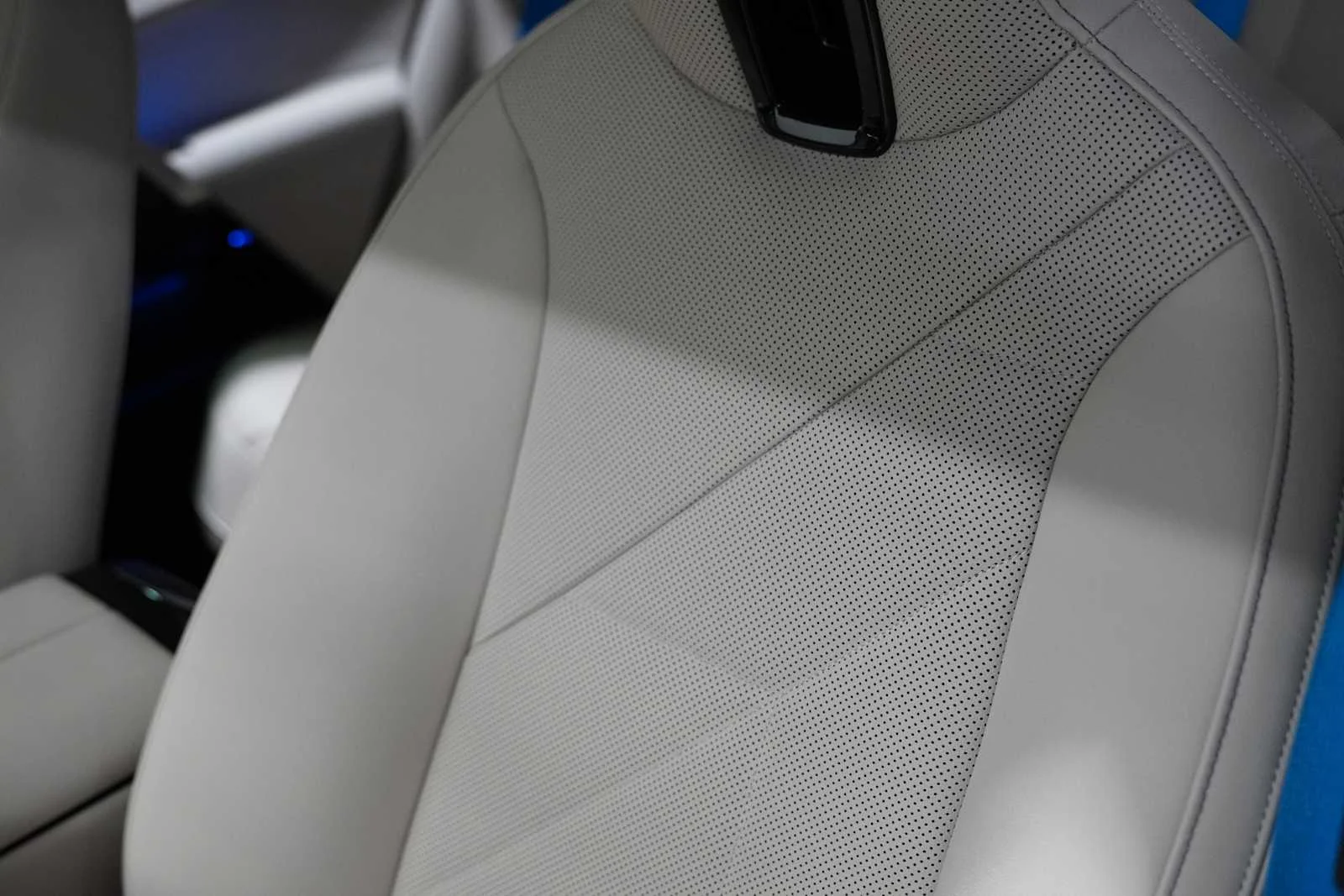 Certified Used 2024 Alpine White BMW xDrive50 image 12