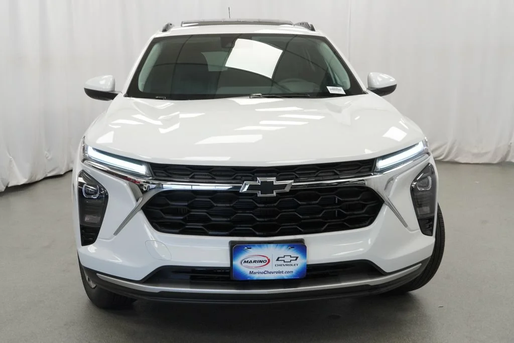 New 2026 Summit White Chevrolet LT image 34