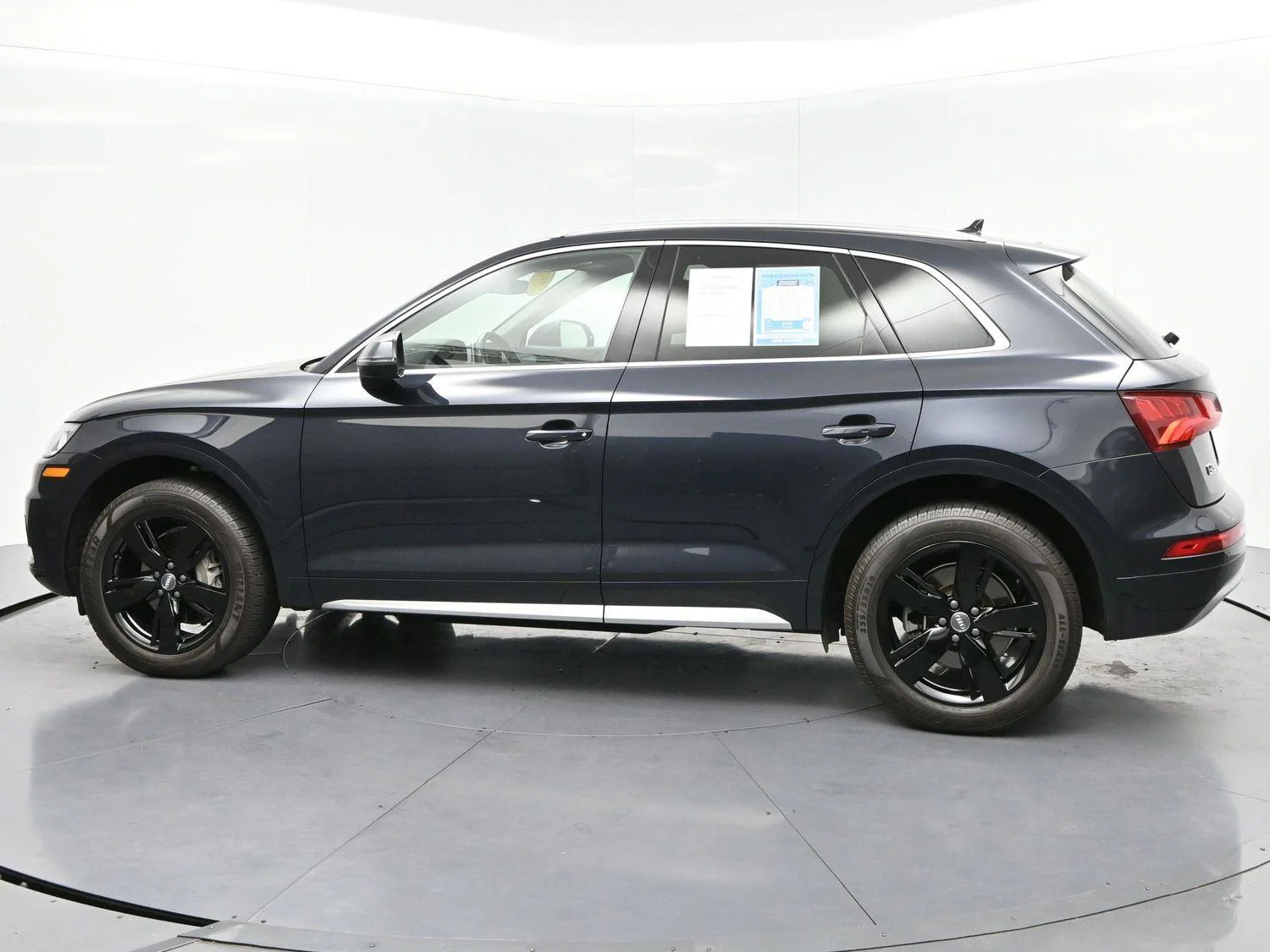 Used 2018 Moonlight Blue Metallic Audi Tech Premium Plus image 5