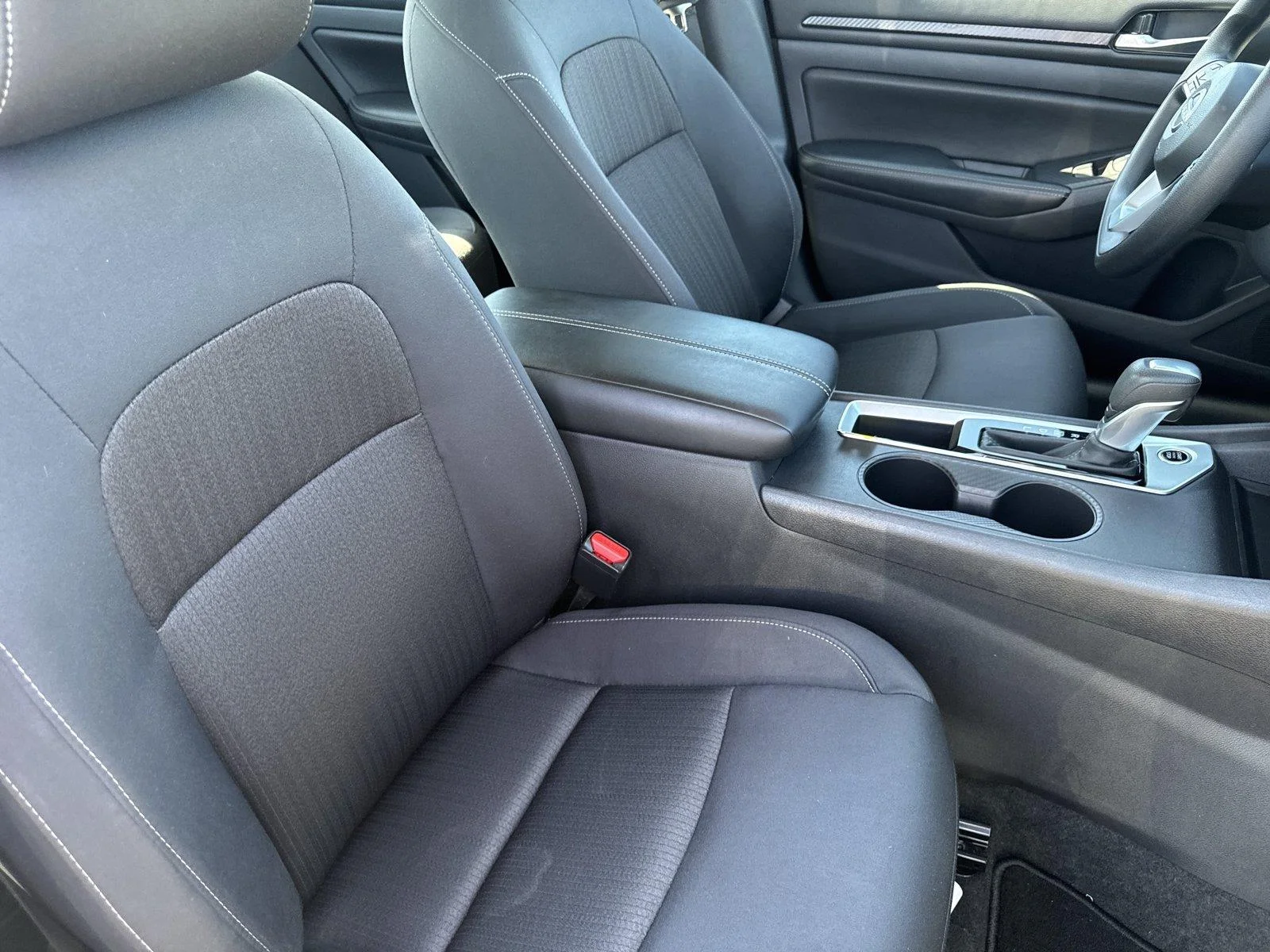 Used 2025 Super Black Nissan SV image 34