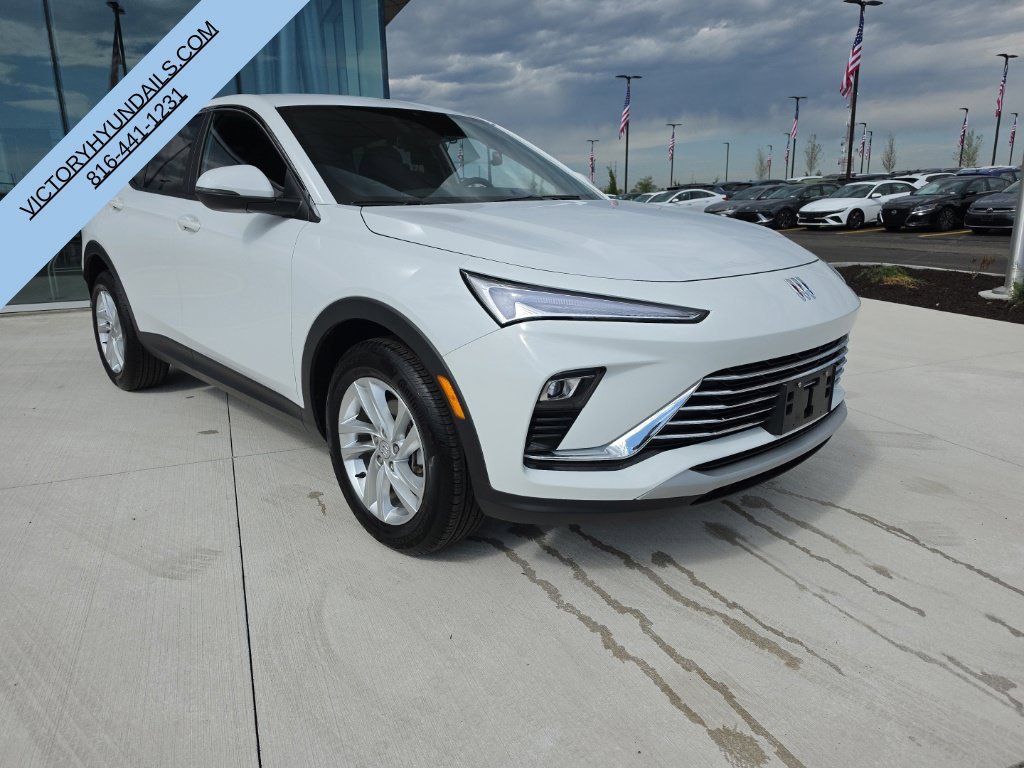 Used 2026 White Buick Preferred image 8