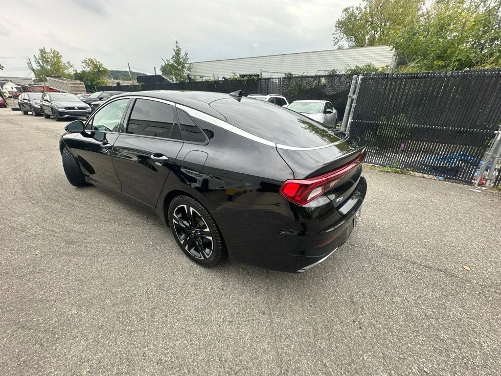 Used 2022 Black Kia GT-Line image 4