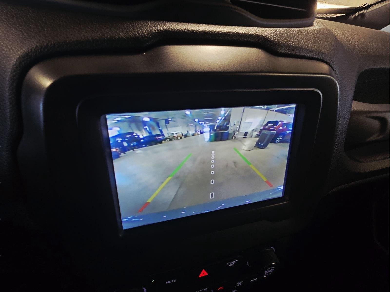 Used 2020 Sting-Gray Clearcoat Jeep Latitude image 21