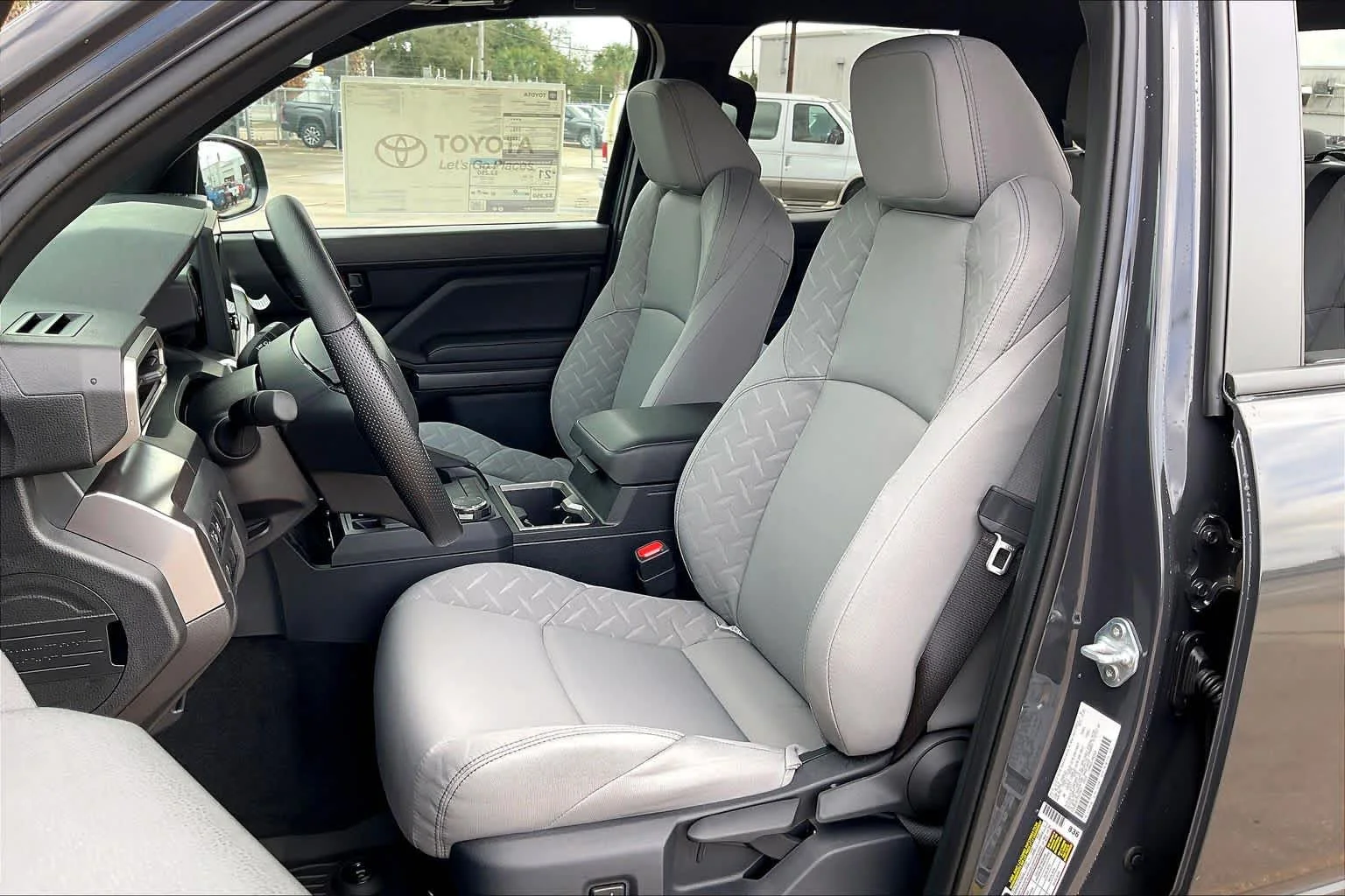 2026 Toyota Tacoma SR5 - Photo 7
