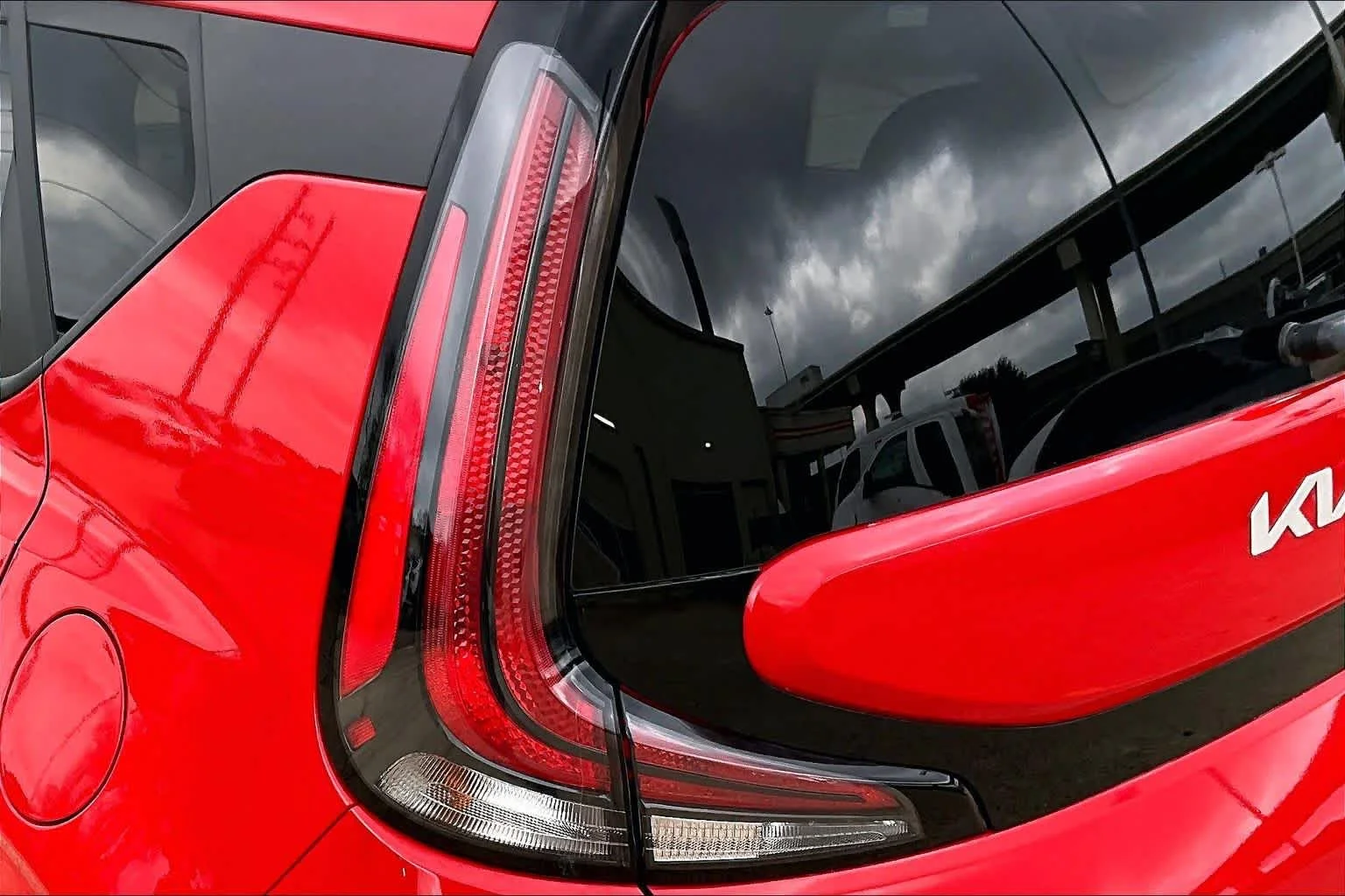 Used 2025 Inferno Red Kia EX image 28