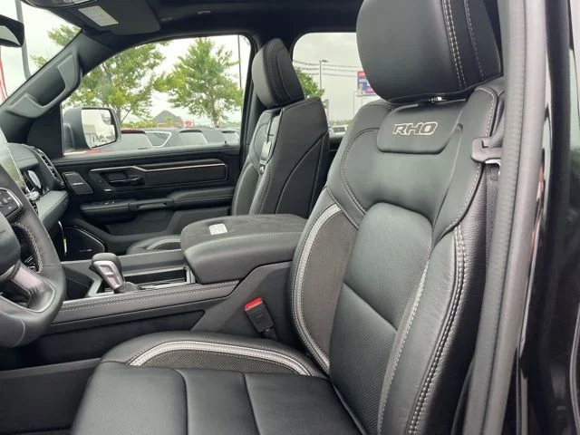 New 2026 Diamond Black Crystal Pearl-Coat Exterior Paint RAM RHO image 8
