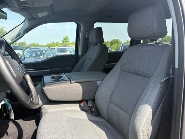 Used 2025 Agate Black Ford XLT image 4