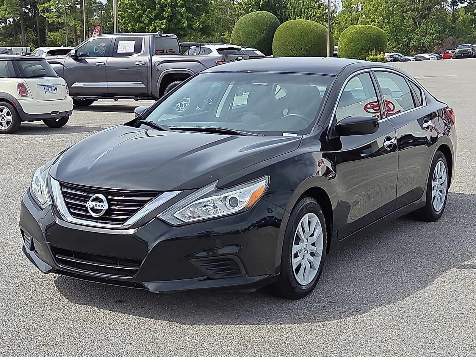 Used 2018 Nissan Altima S with VIN 1N4AL3AP1JC253004 for sale in Rogers, AR