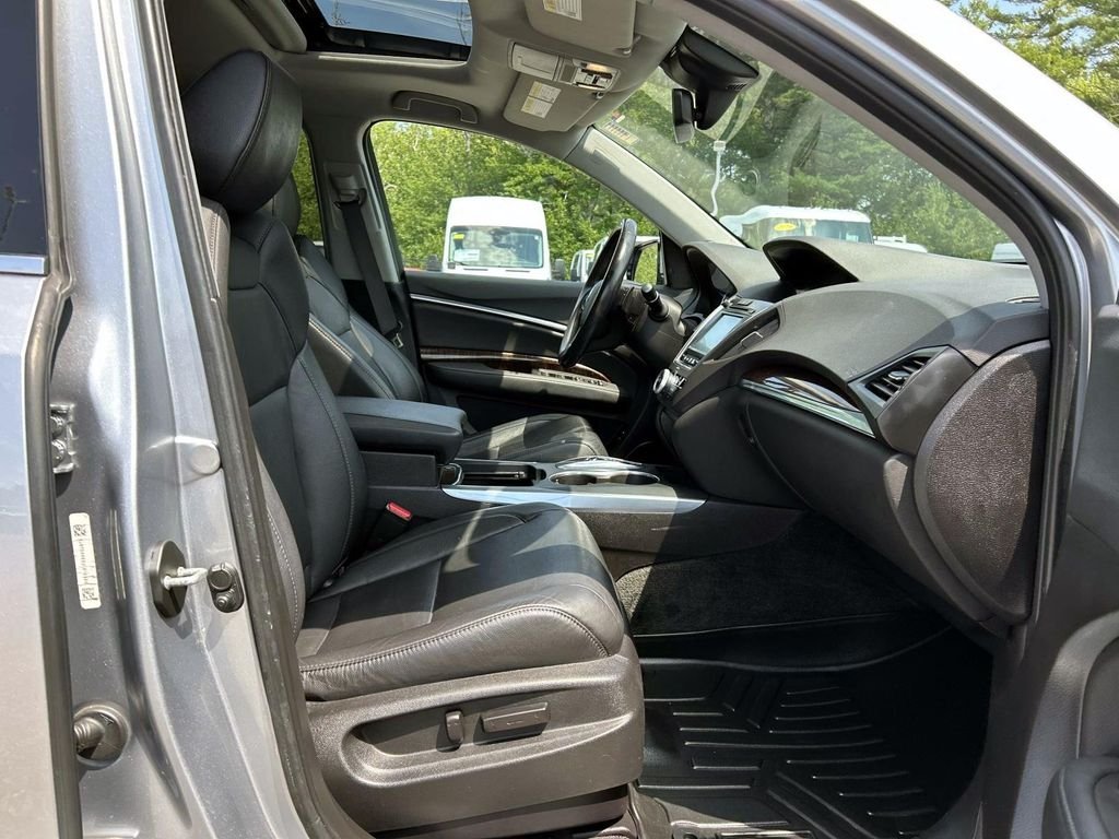 Used 2018 Silver Acura 3.5L image 18