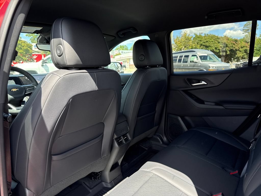 2027 Chevrolet Equinox LT - Photo 18
