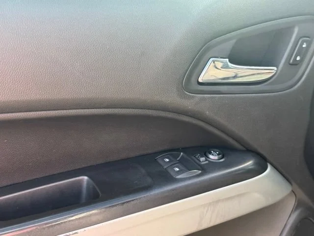 Used 2016 SILVER ICE METALLIC Chevrolet 4WD LT image 13