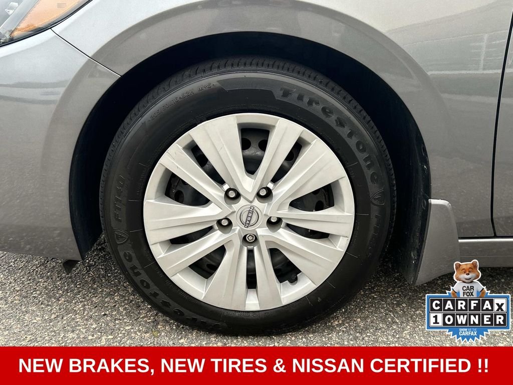 Used 2025 Gray Nissan S image 9