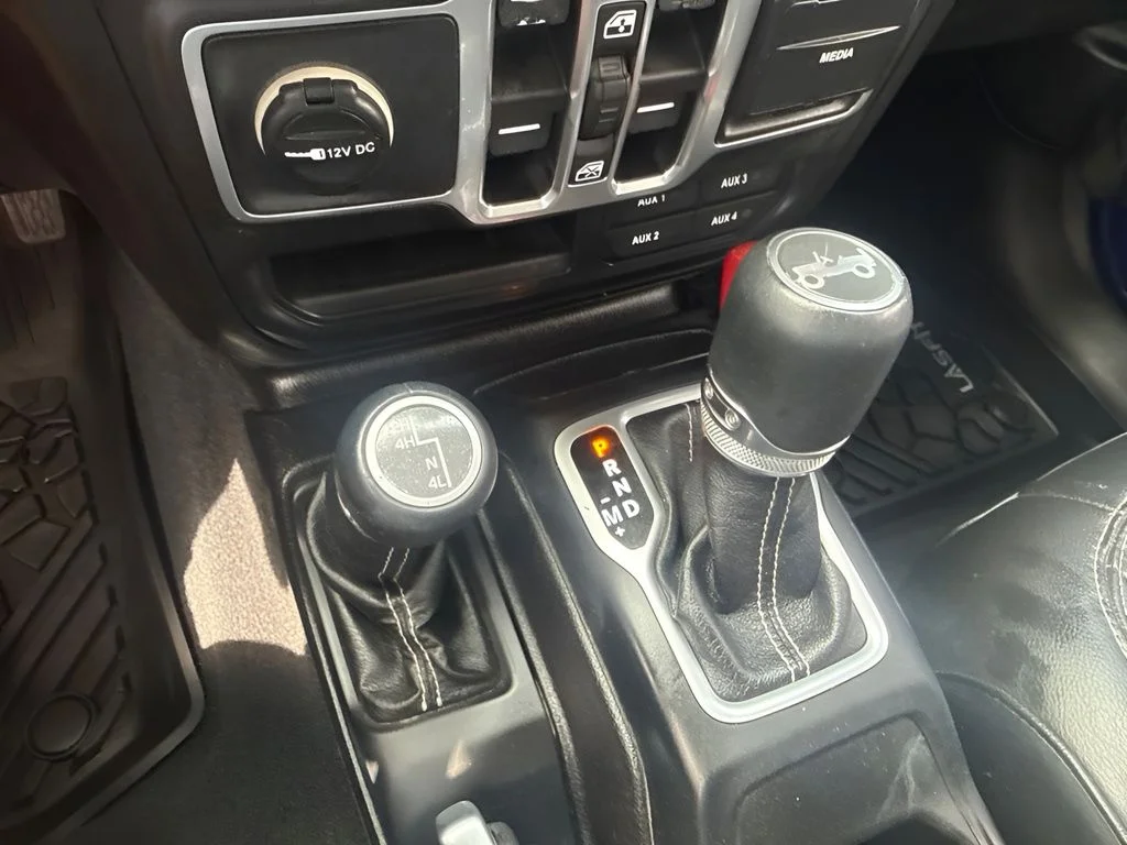 Used 2018 Blue Jeep Unlimited Sahara image 17