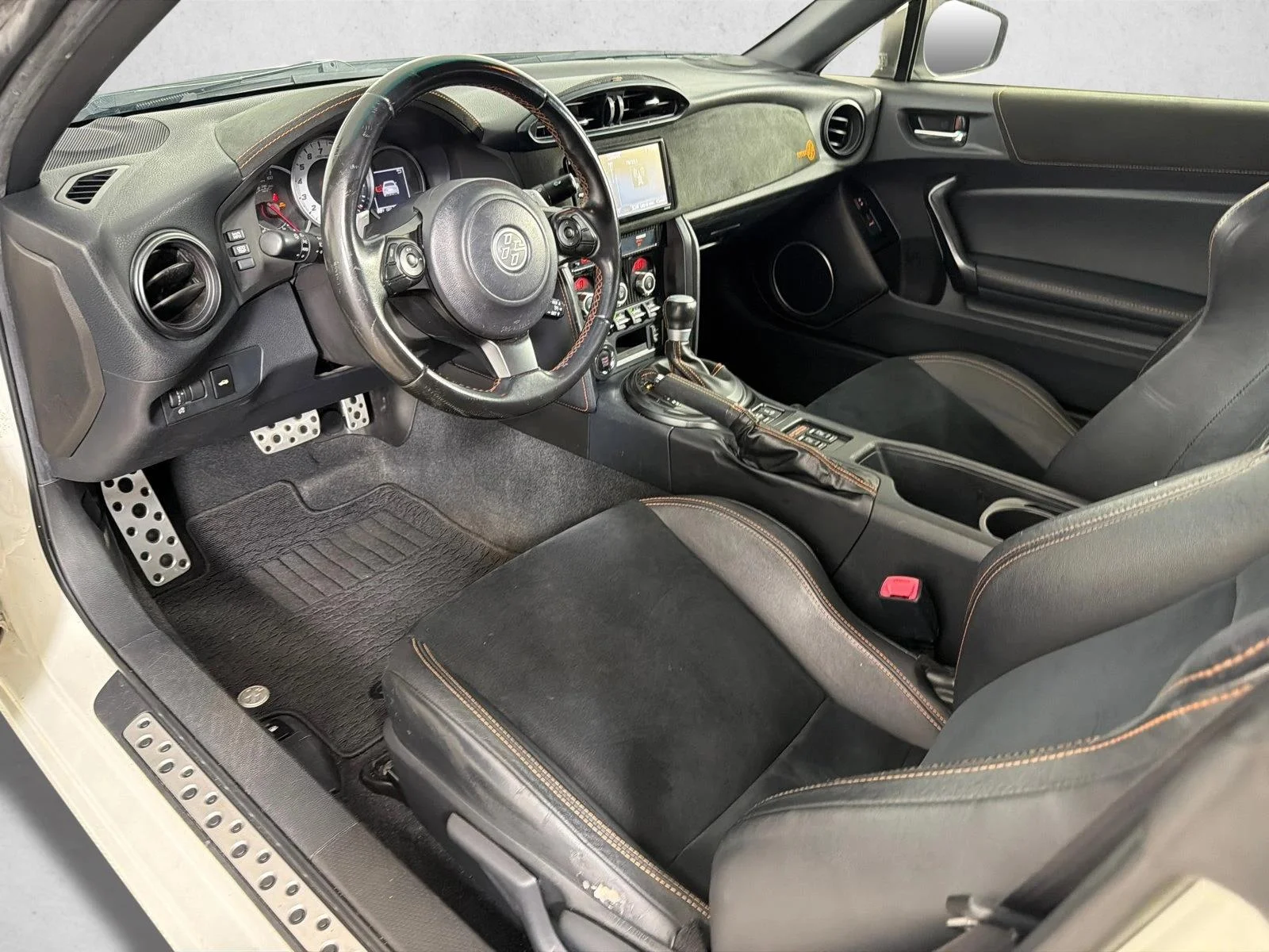 Used 2017 White Toyota  image 19