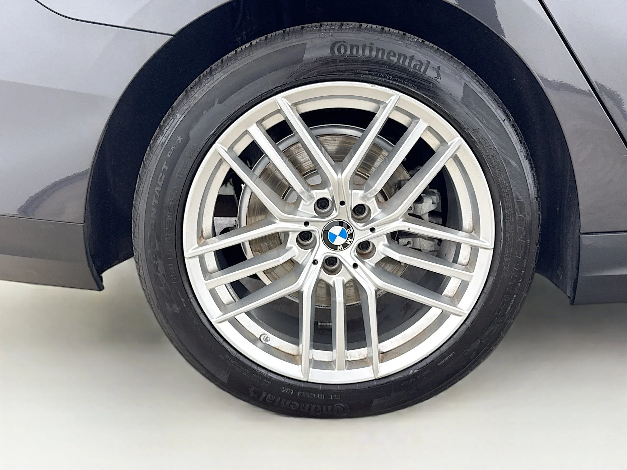 Used 2024 Gray BMW 530i image 31