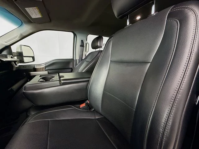 Used 2018 White Ford Lariat image 20