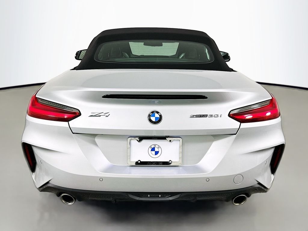 Used 2022 Glacier Silver Metallic BMW sDrive30i image 6