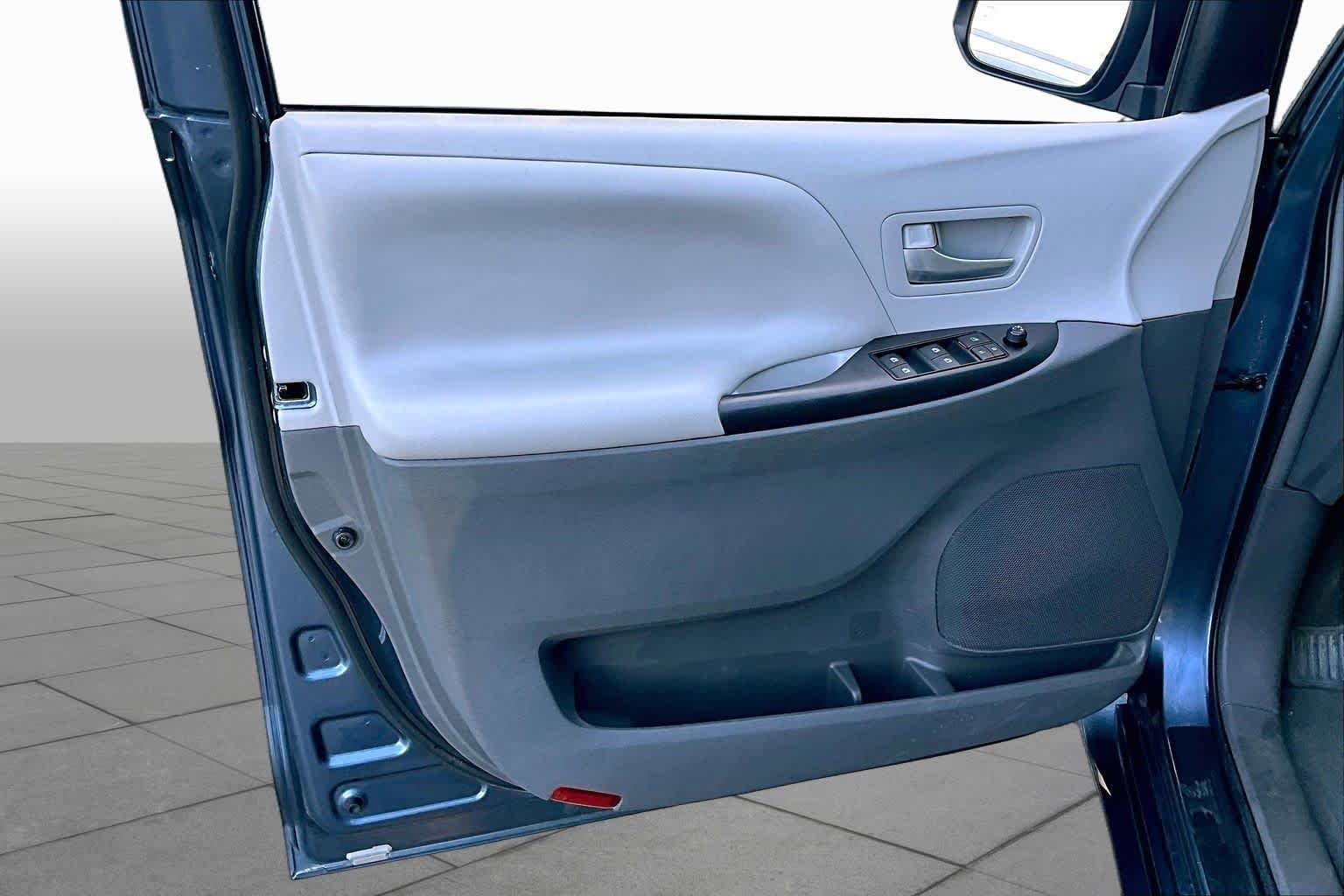 Used 2017 Shoreline Blue Pearl Toyota LE image 20