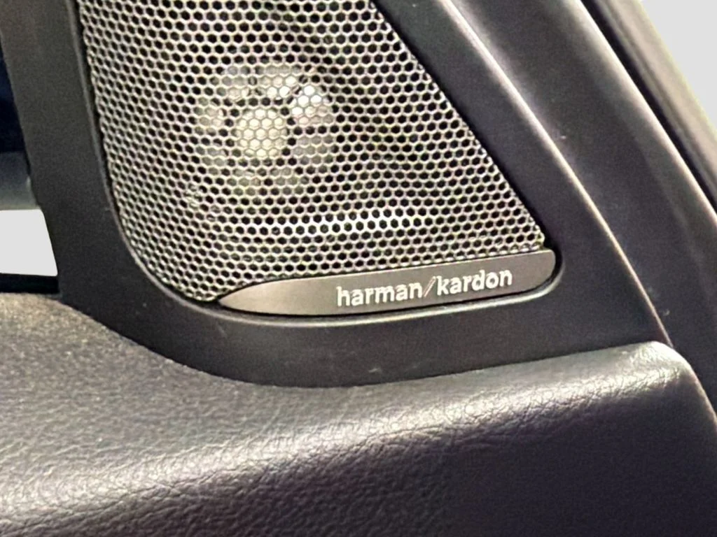 Used 2018 Orange BMW Base image 20