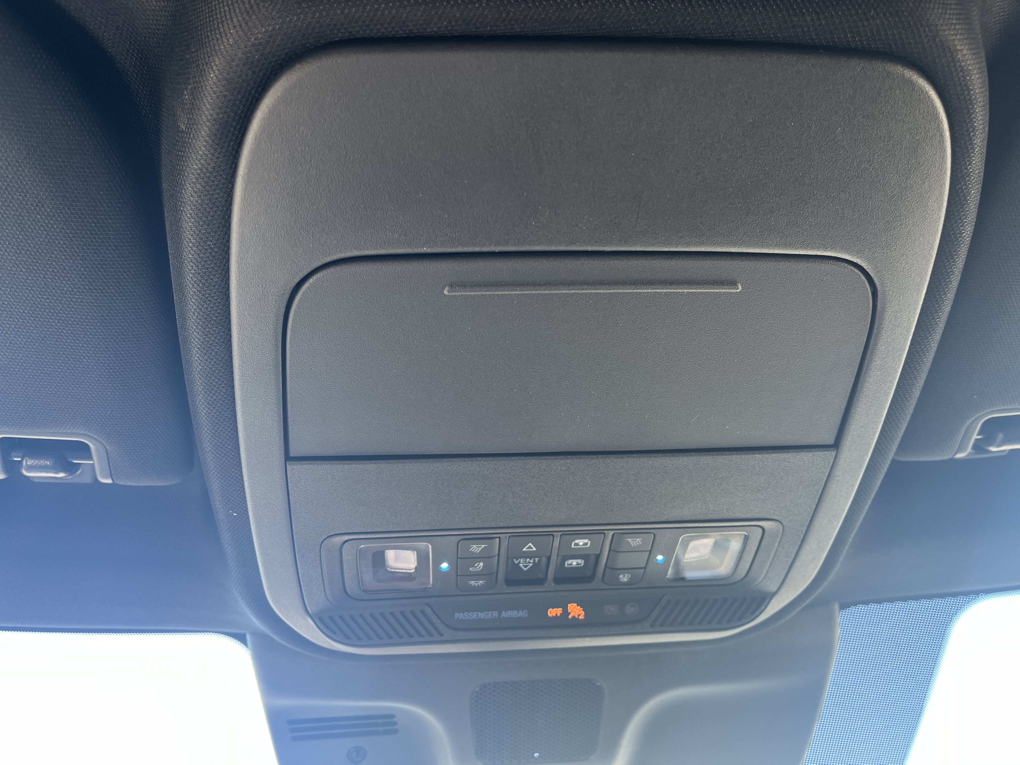 New 2026 Star White Metallic Tri-Coat Ford Platinum® image 24