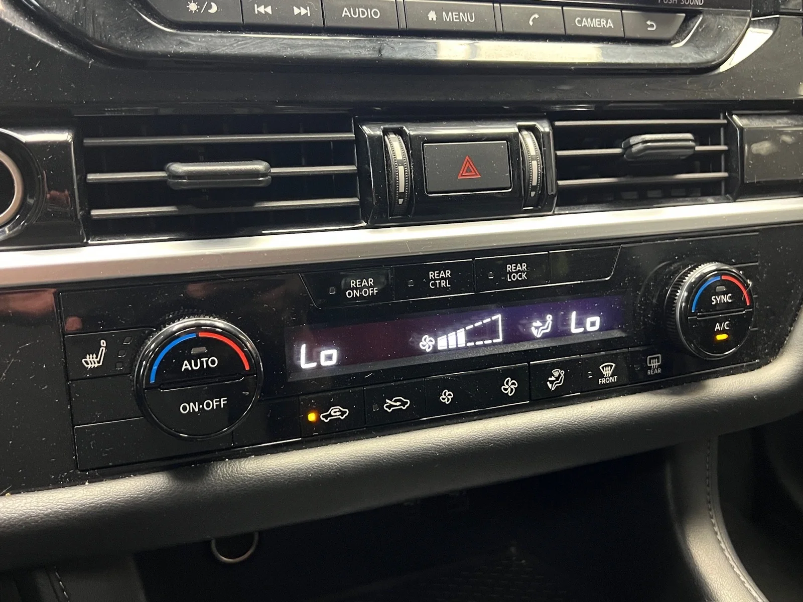 2024 Nissan Pathfinder SV - Photo 15