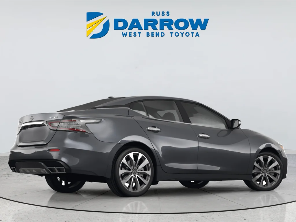 Used 2022 Gray Nissan Platinum image 6