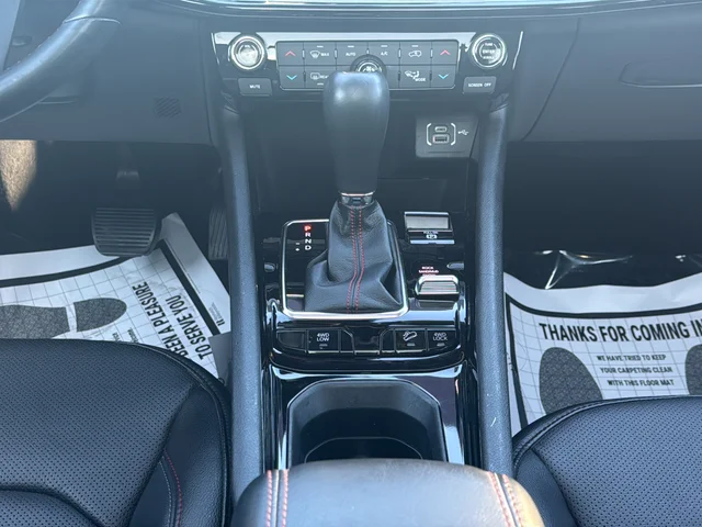 Used 2022 White Jeep Trailhawk image 29