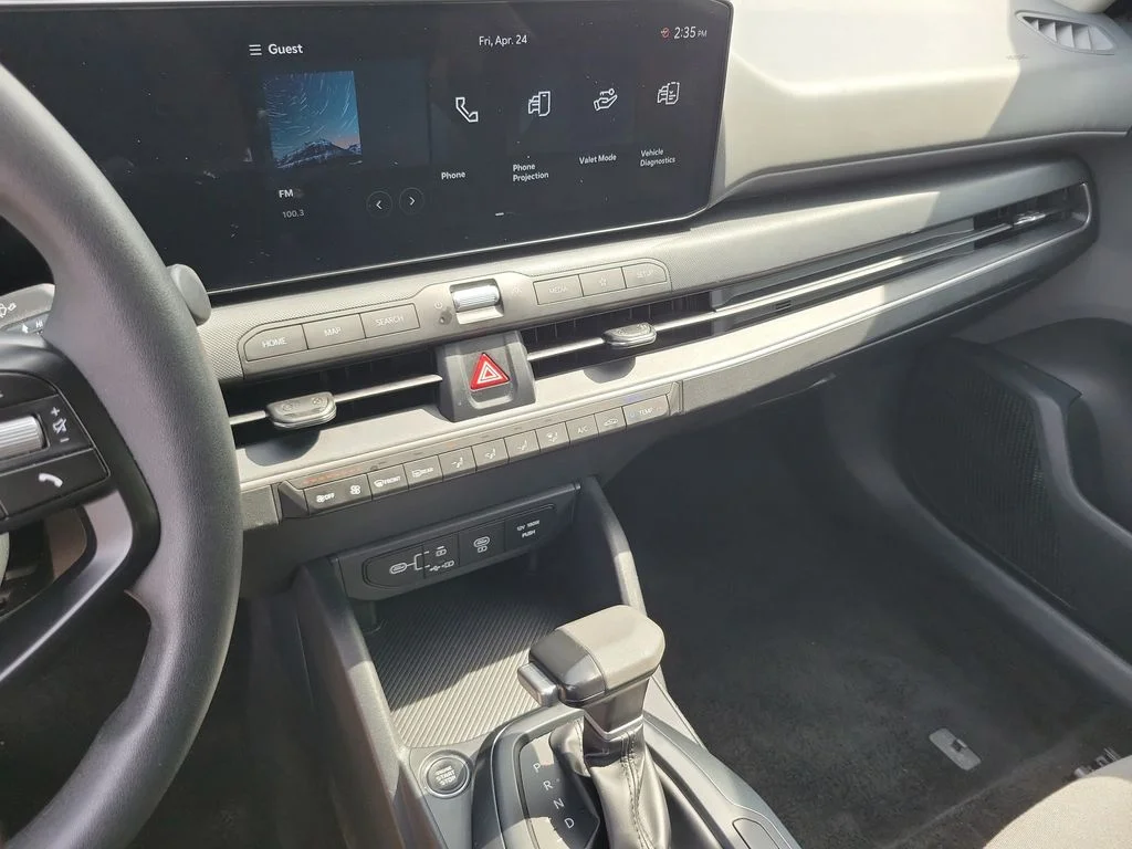 2025 Kia K4 LXS - Photo 28