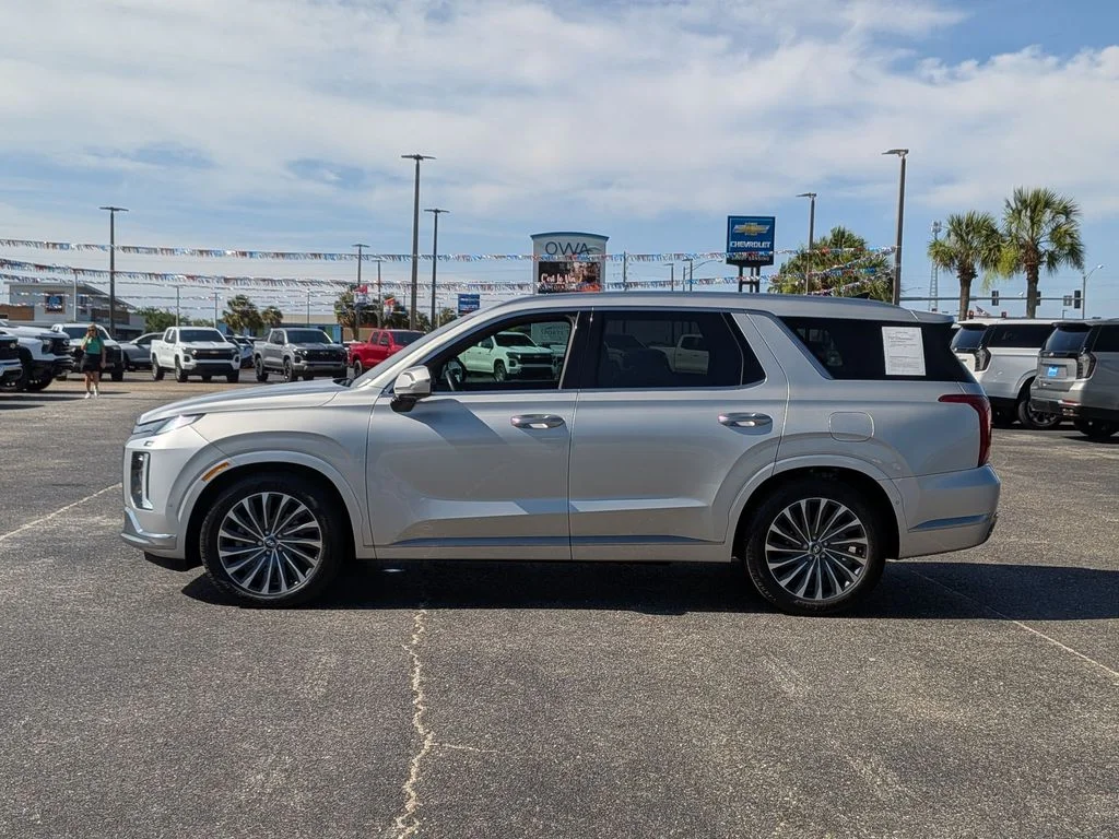 Used 2024 Silver Hyundai Calligraphy image 2